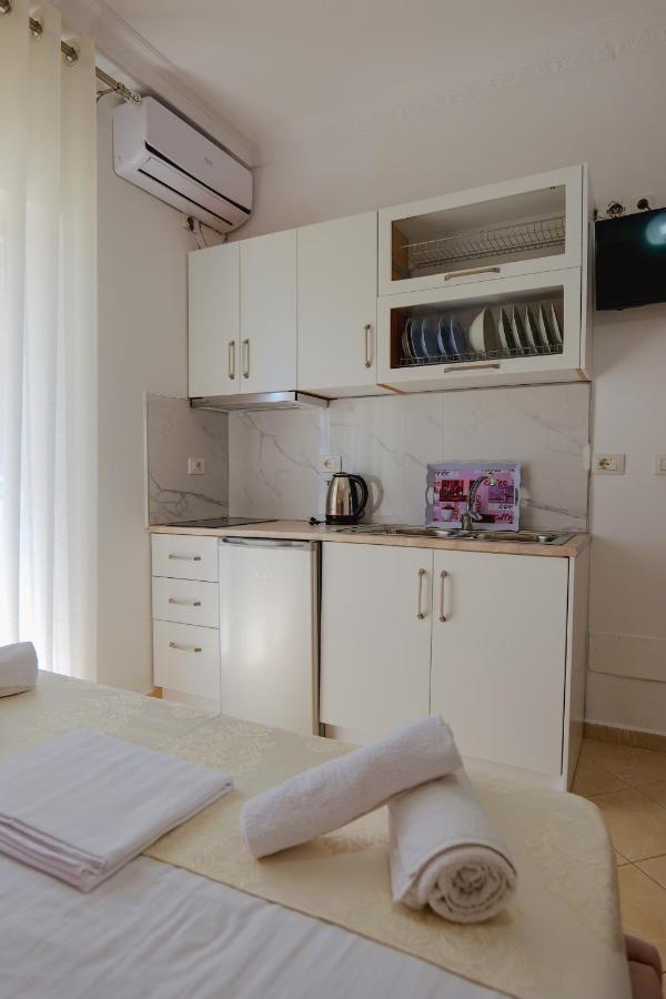 Eleni Guest House Саранде Екстериор снимка
