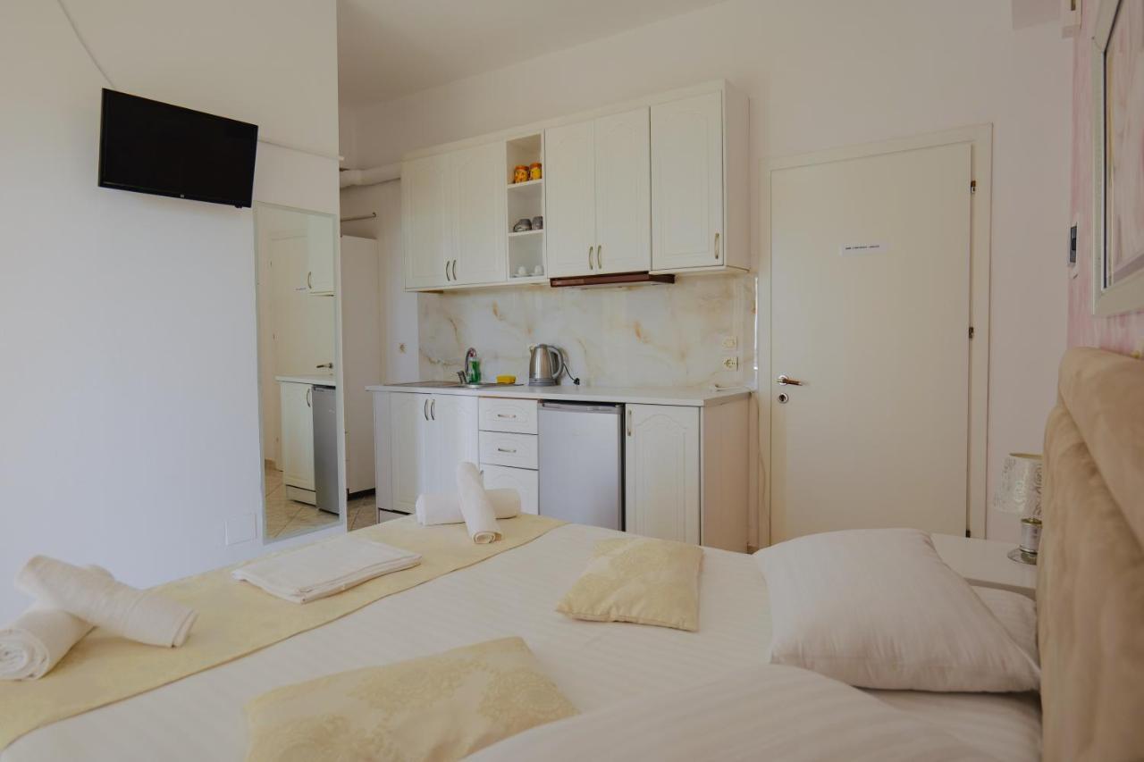 Eleni Guest House Саранде Екстериор снимка