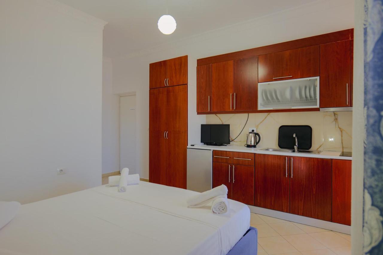 Eleni Guest House Саранде Екстериор снимка