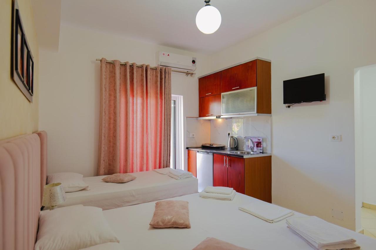 Eleni Guest House Саранде Екстериор снимка