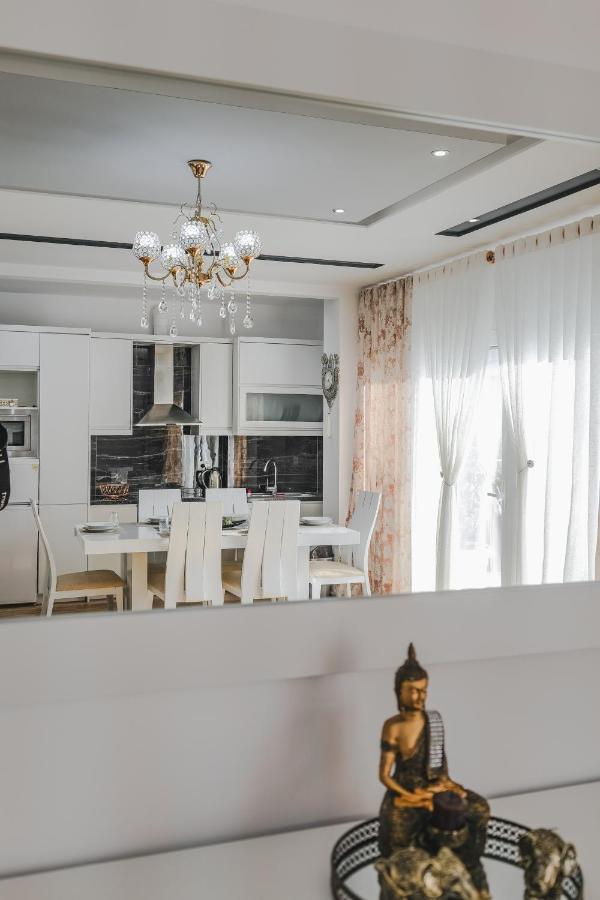 Eleni Guest House Саранде Екстериор снимка