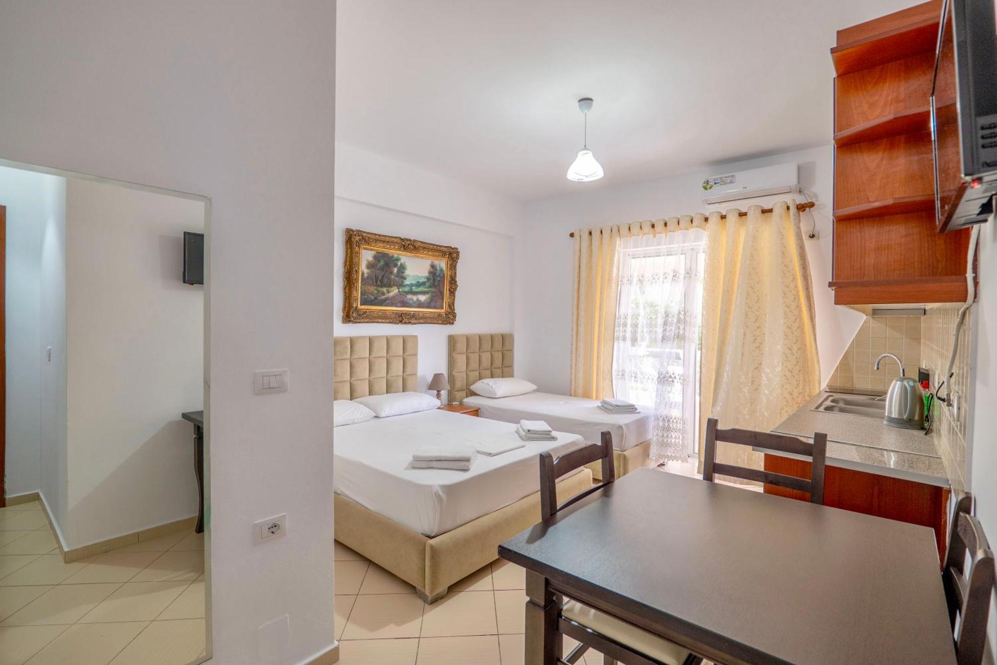 Eleni Guest House Саранде Екстериор снимка