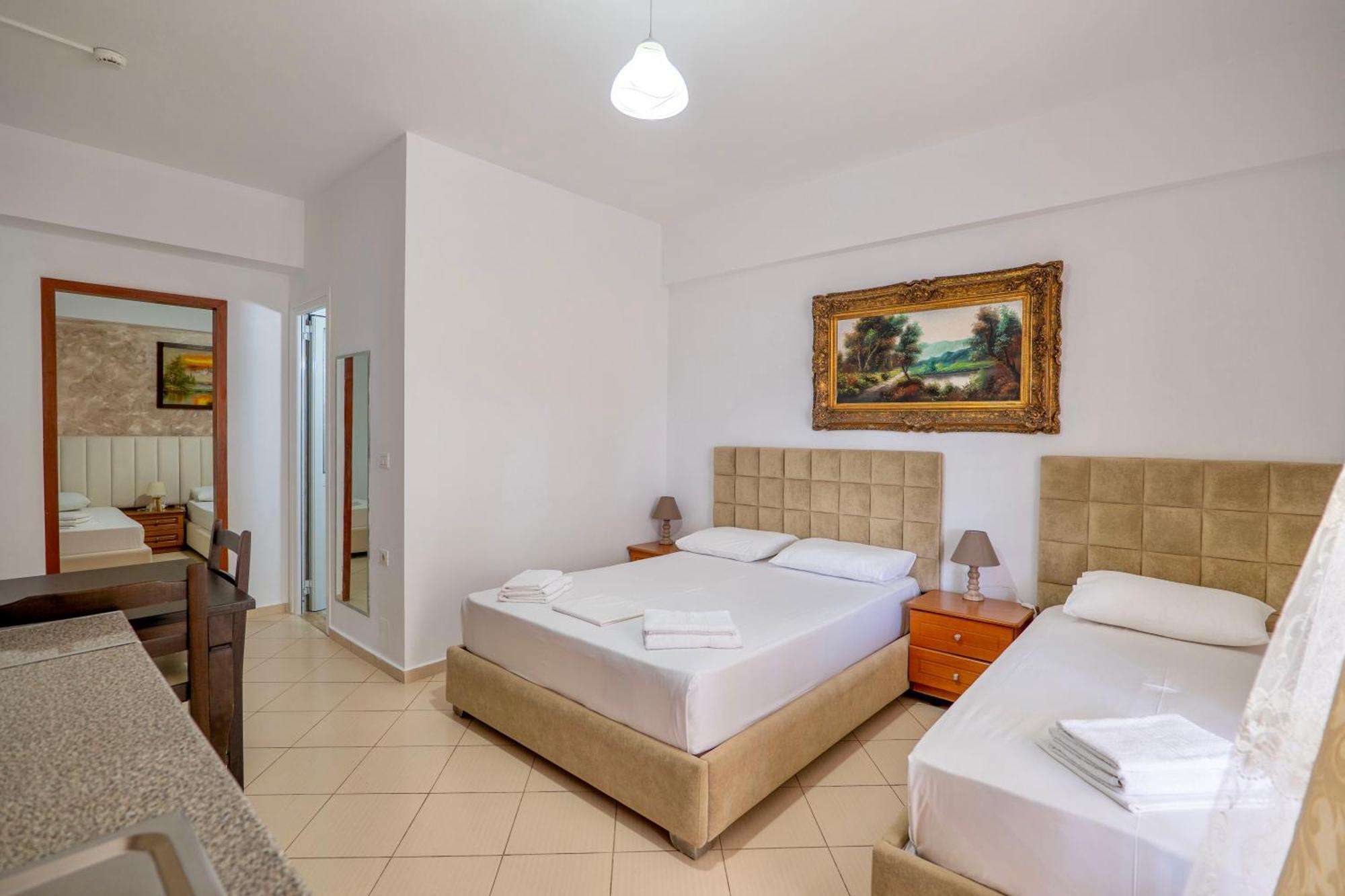 Eleni Guest House Саранде Екстериор снимка