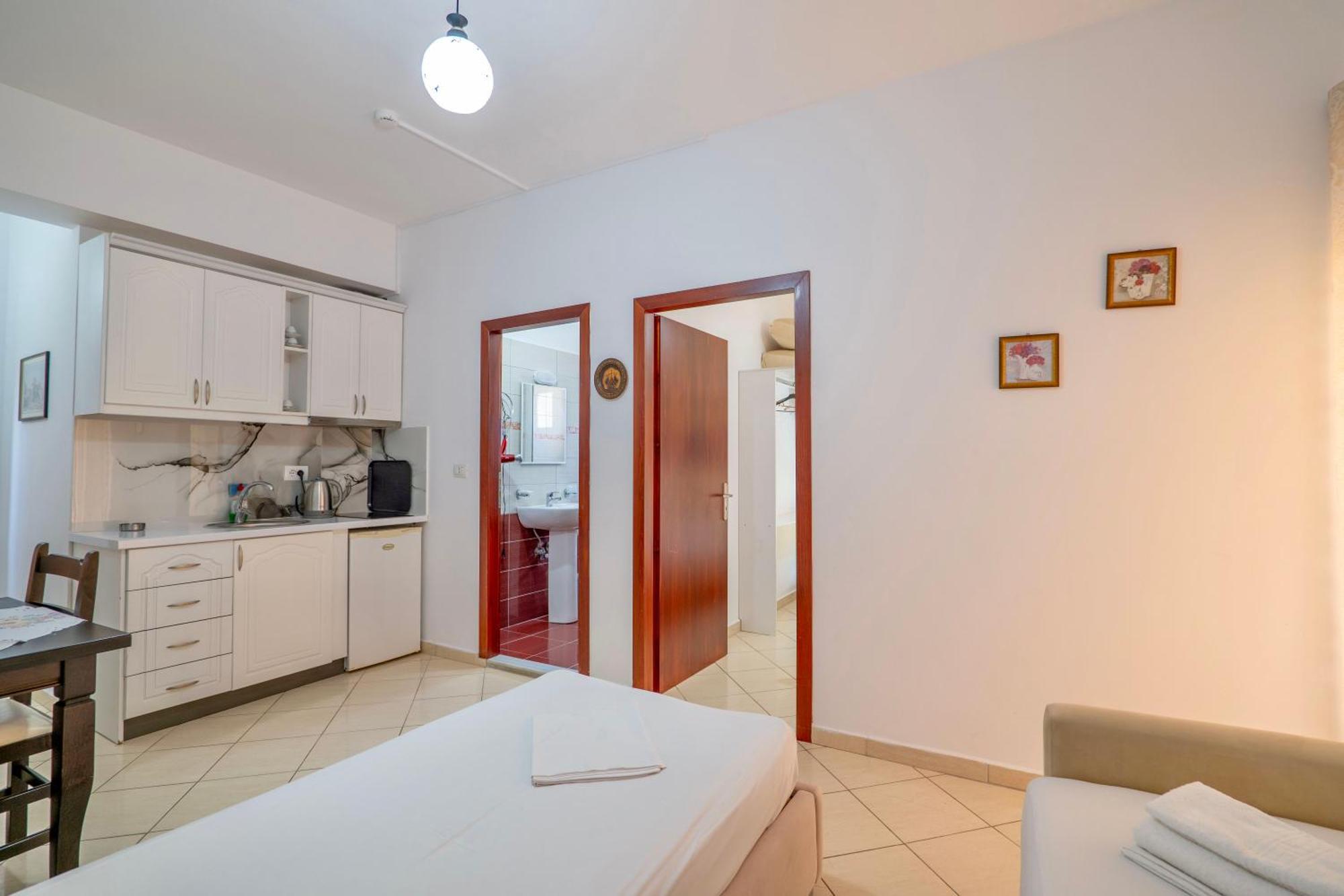 Eleni Guest House Саранде Екстериор снимка