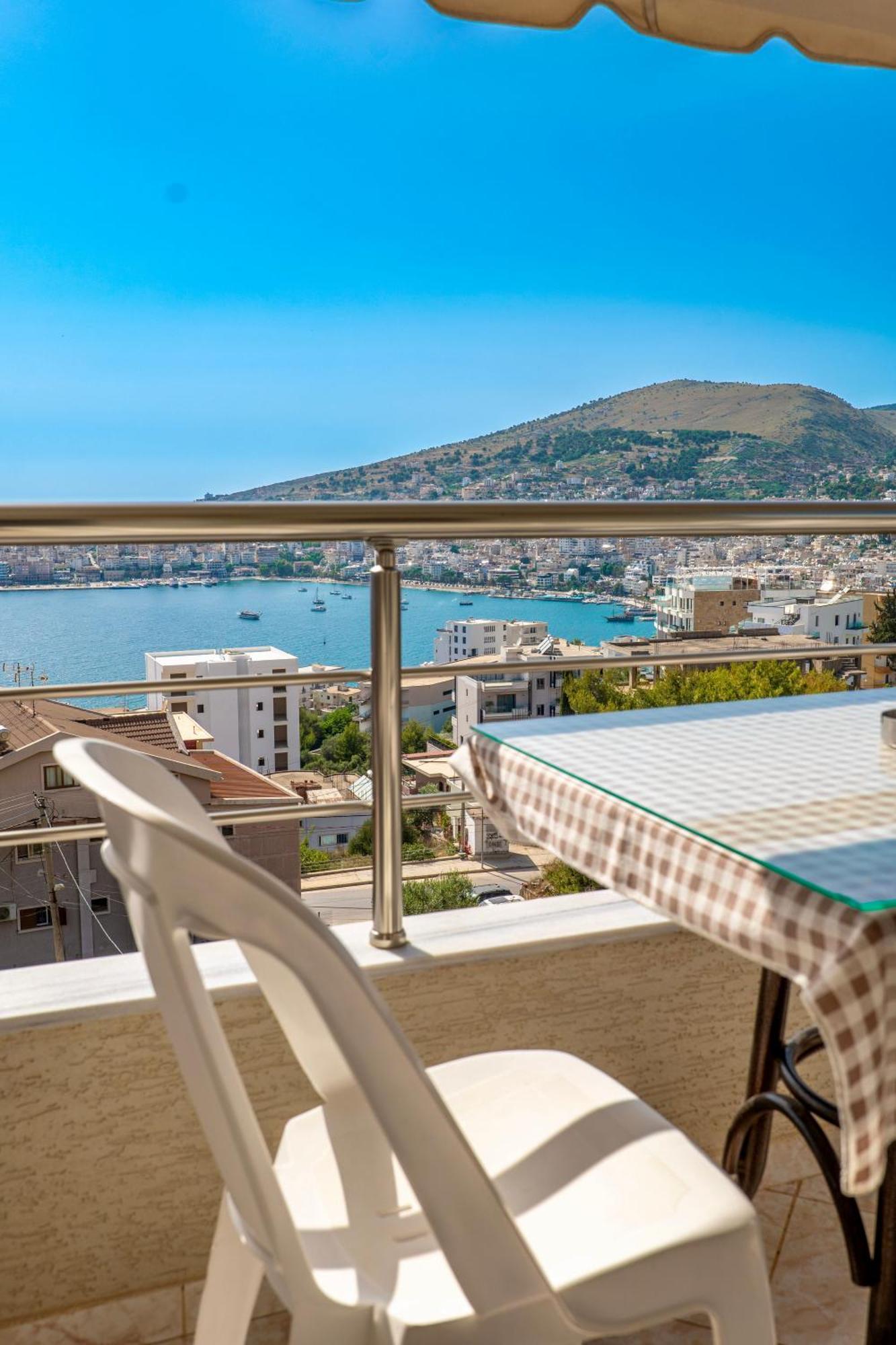 Eleni Guest House Саранде Екстериор снимка